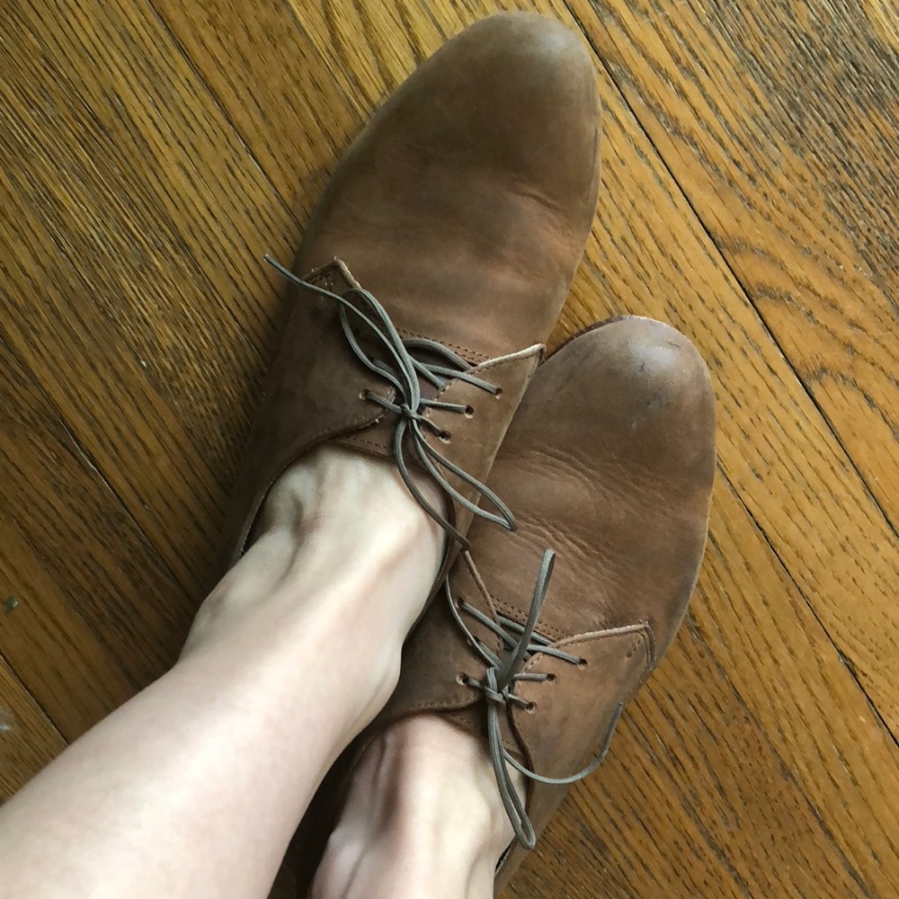 Nisolo tan oxfords